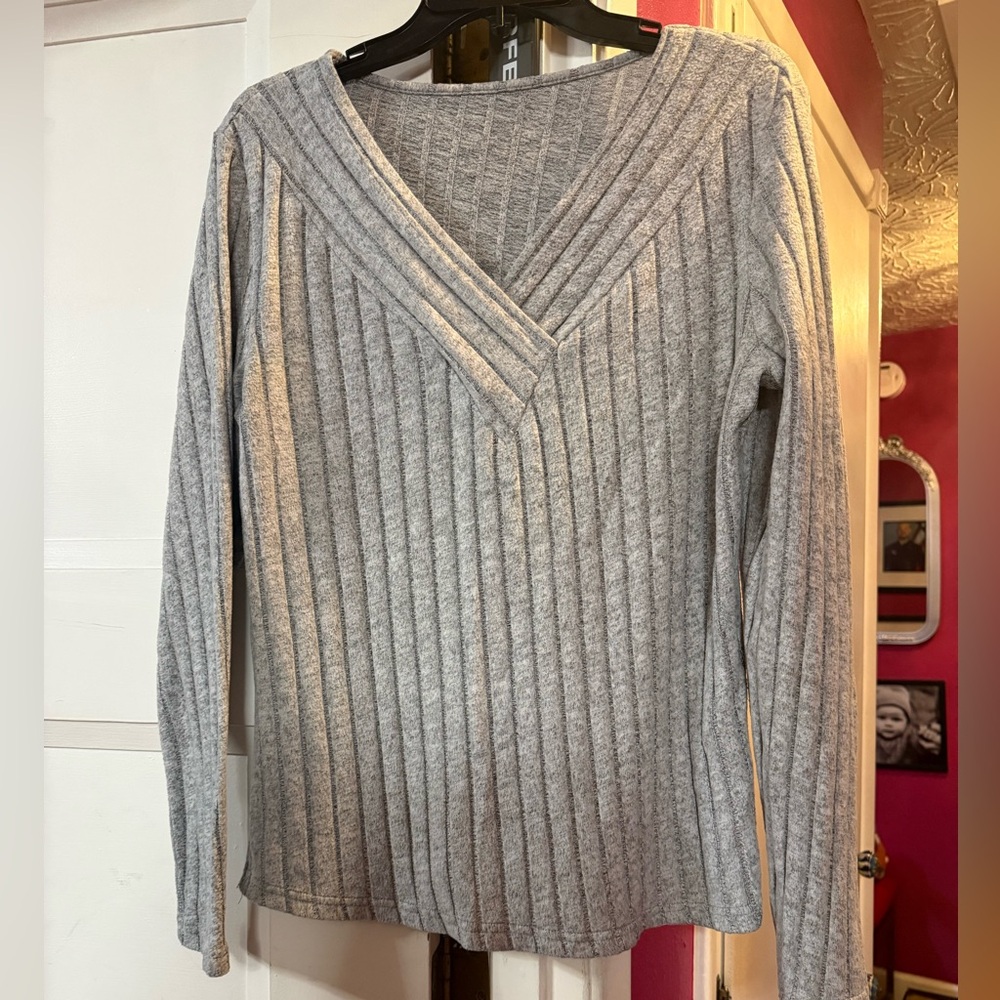 SHEIN Heather Gray Knit Top